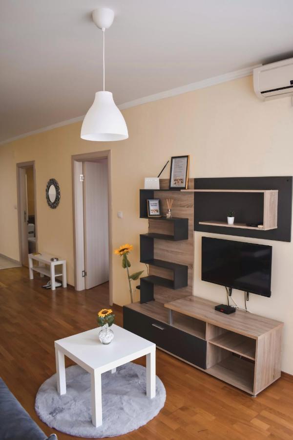 Apartment Sunflower021 Нови Сад Екстериор снимка